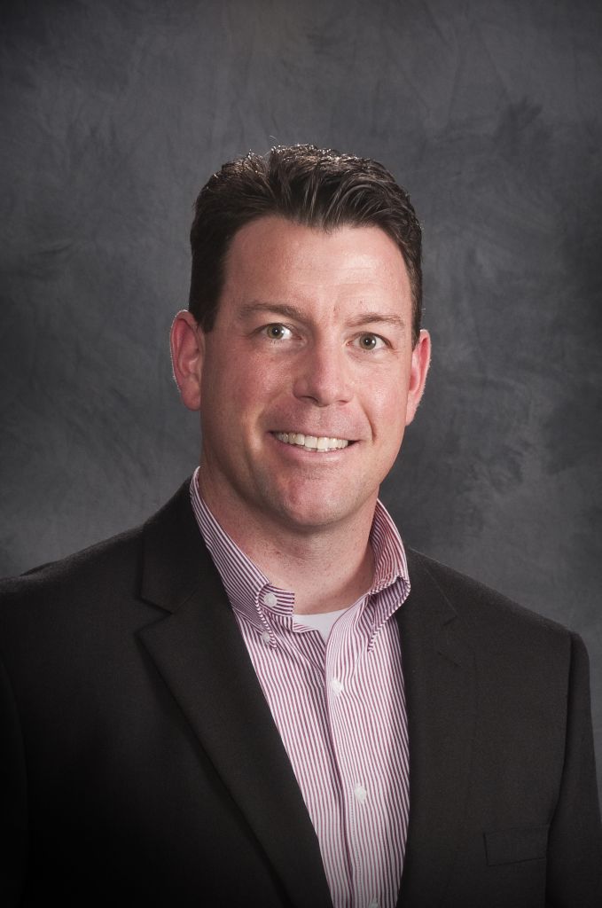 Pitching Newsletter Subcription Complete Chiropractic Healthcare